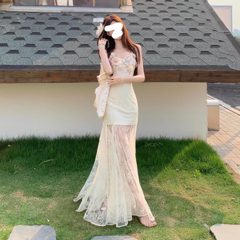 柔欲美神 高级感重工蕾丝连衣裙吊带花朵修身显瘦法式复古度假裙