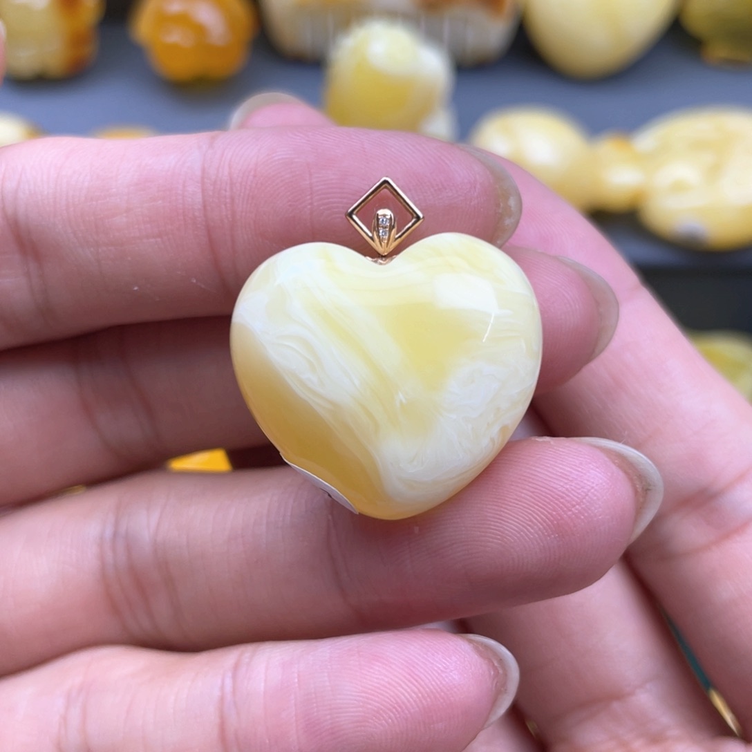 琥珀裸石未镶嵌蜜蜡