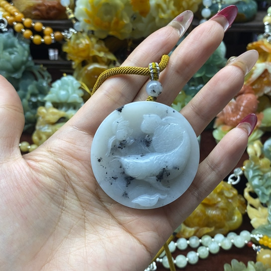 蛇纹石玉挂件未镶嵌