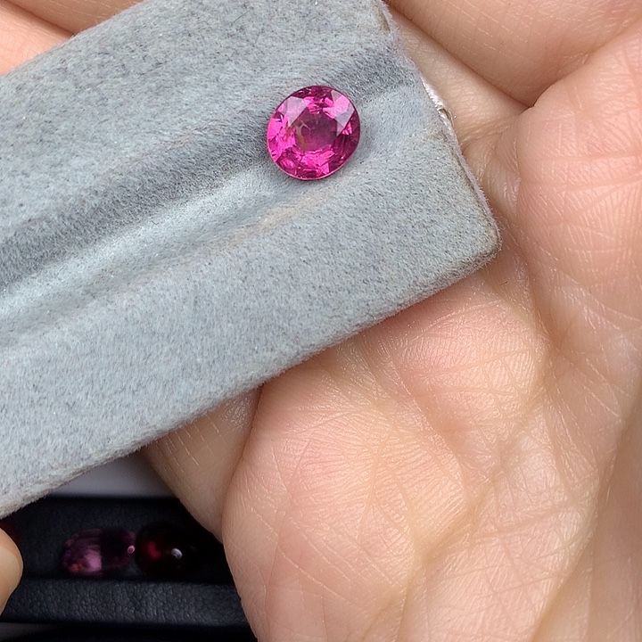 裸石碧玺未镶嵌1.4ct卢比莱