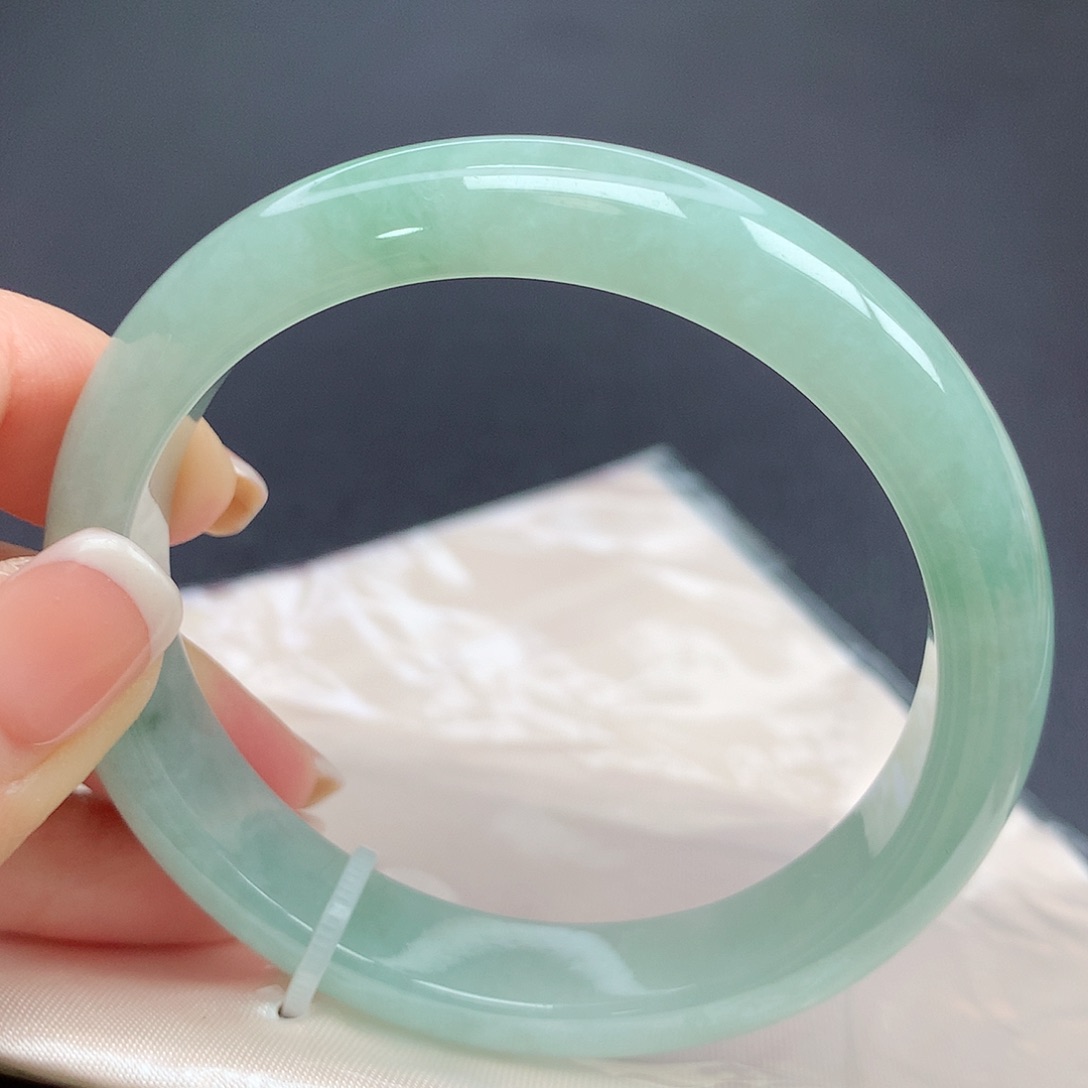 翡翠手镯未镶嵌x x n n n n n n n n