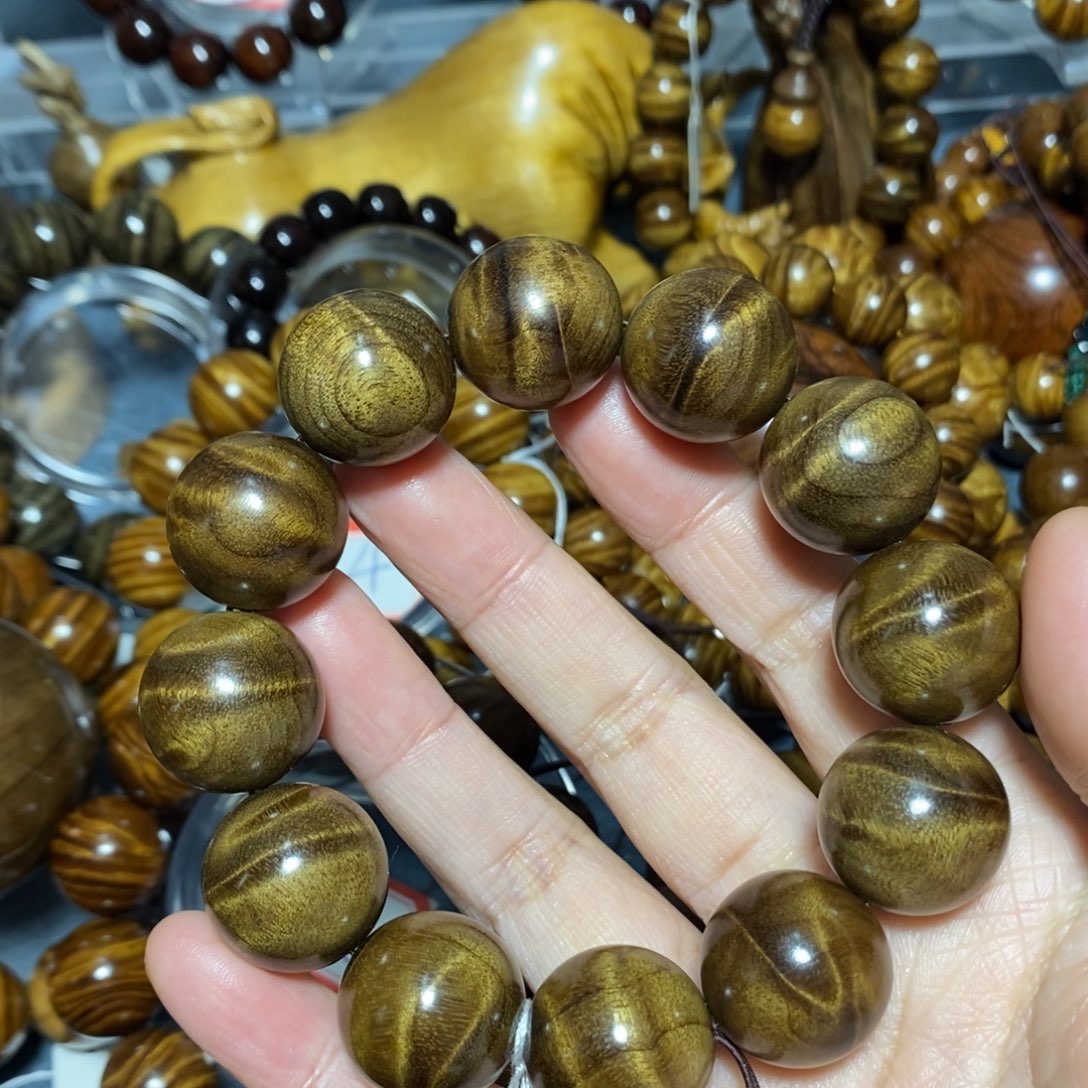 金丝楠木雕工艺品20