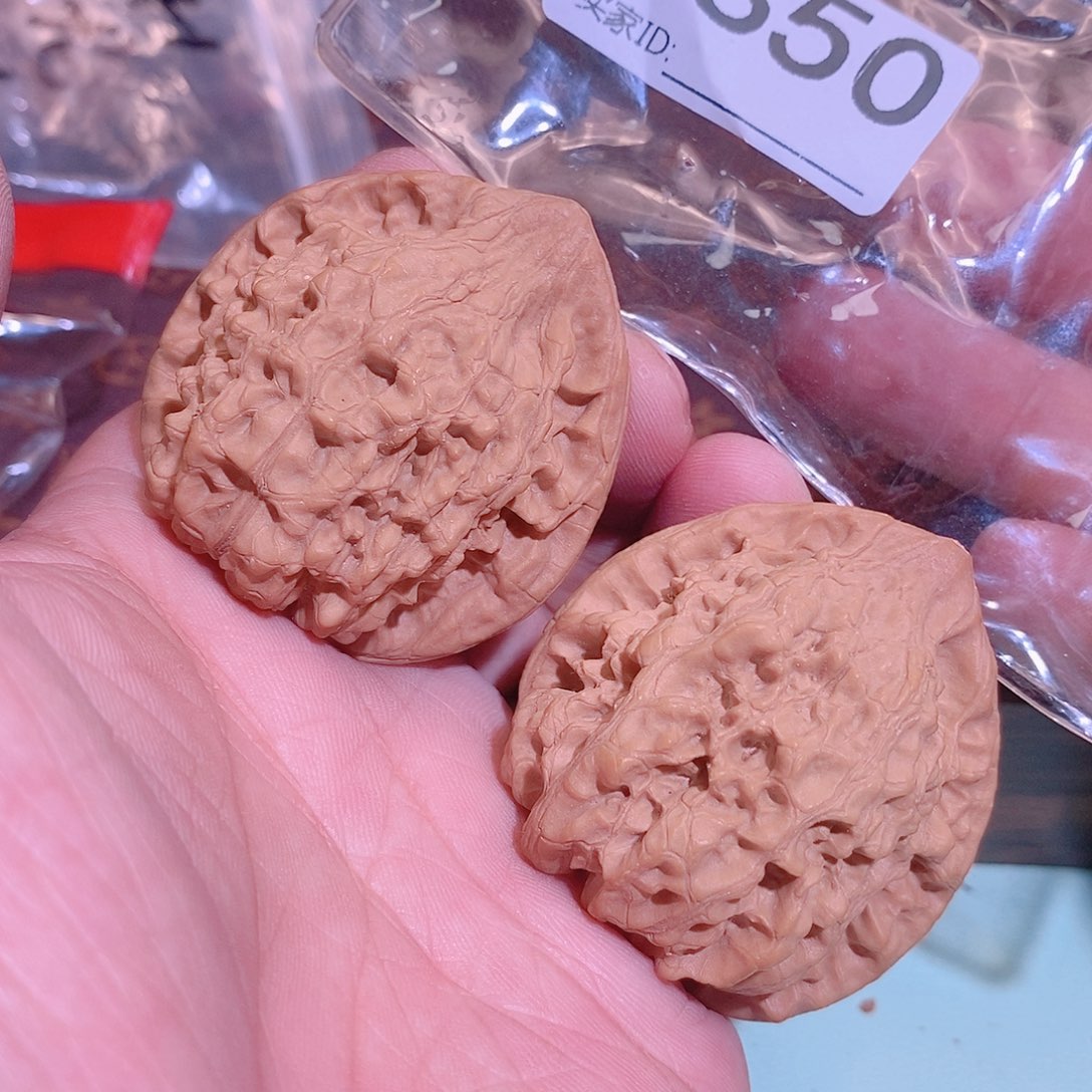 文玩核桃把件官帽45尺。     