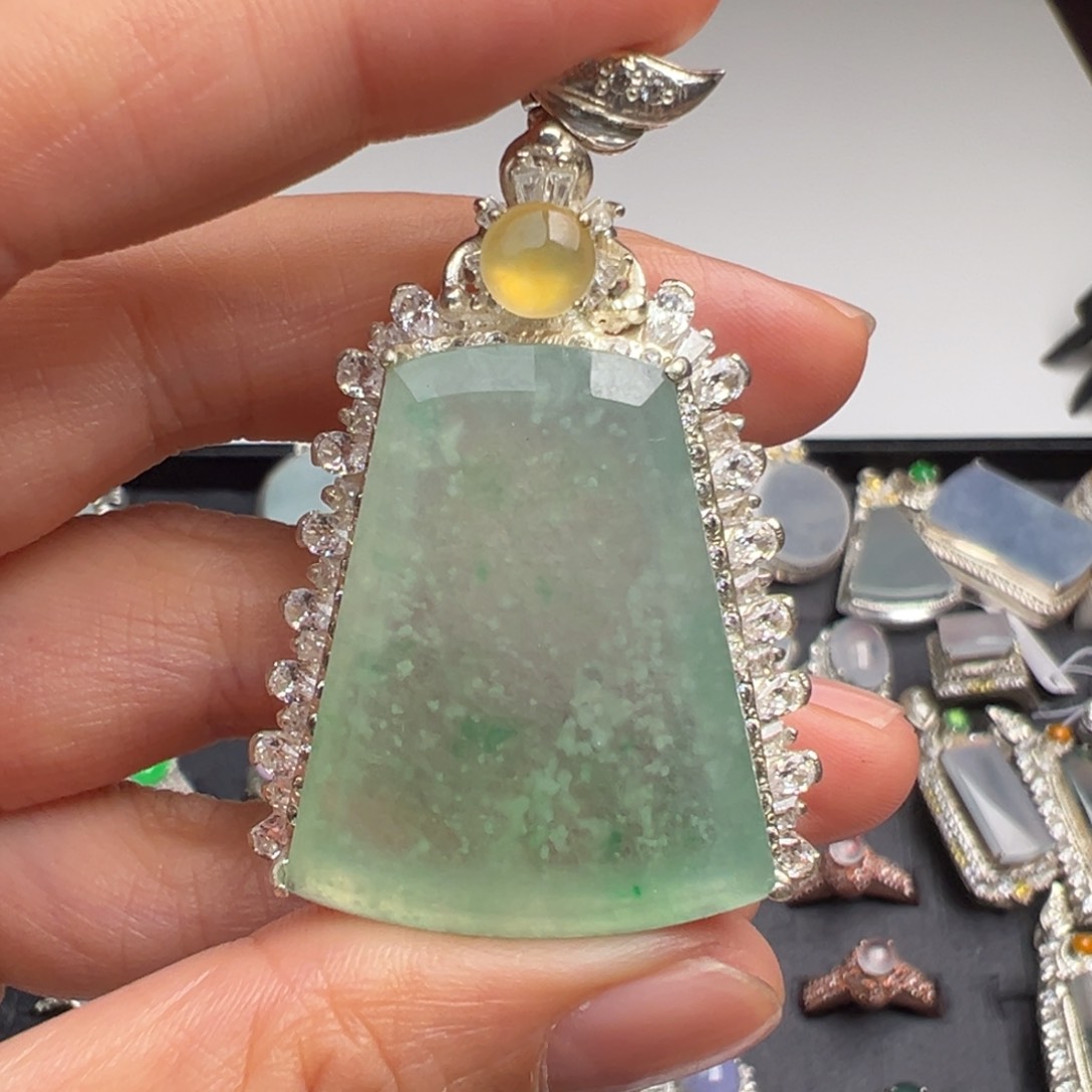 定制翡翠未镶嵌天然翡翠A货