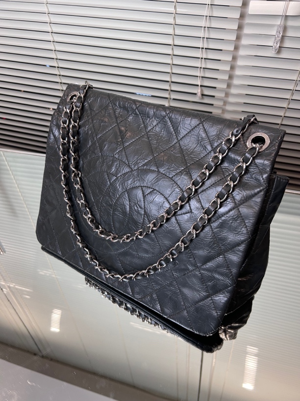 95新 Chanel/香奈儿 经典黑银油蜡翻盖链条包