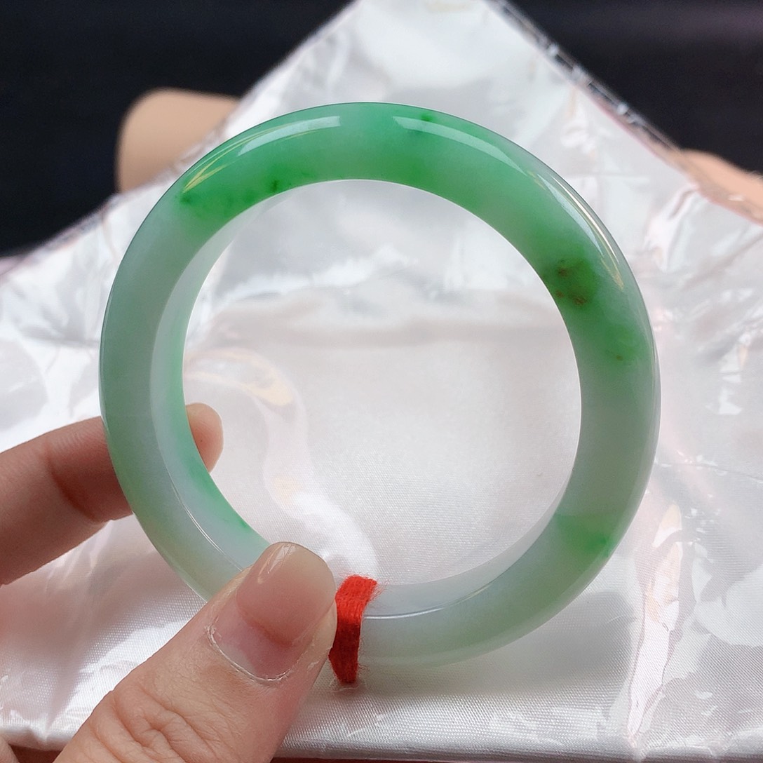 翡翠手镯未镶嵌54圈1777