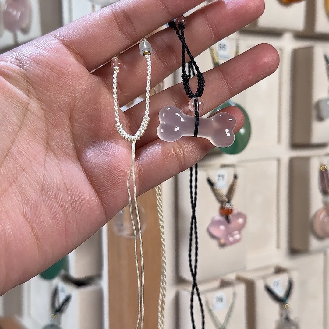 茜***^玛瑙/玉髓未镶嵌颈饰