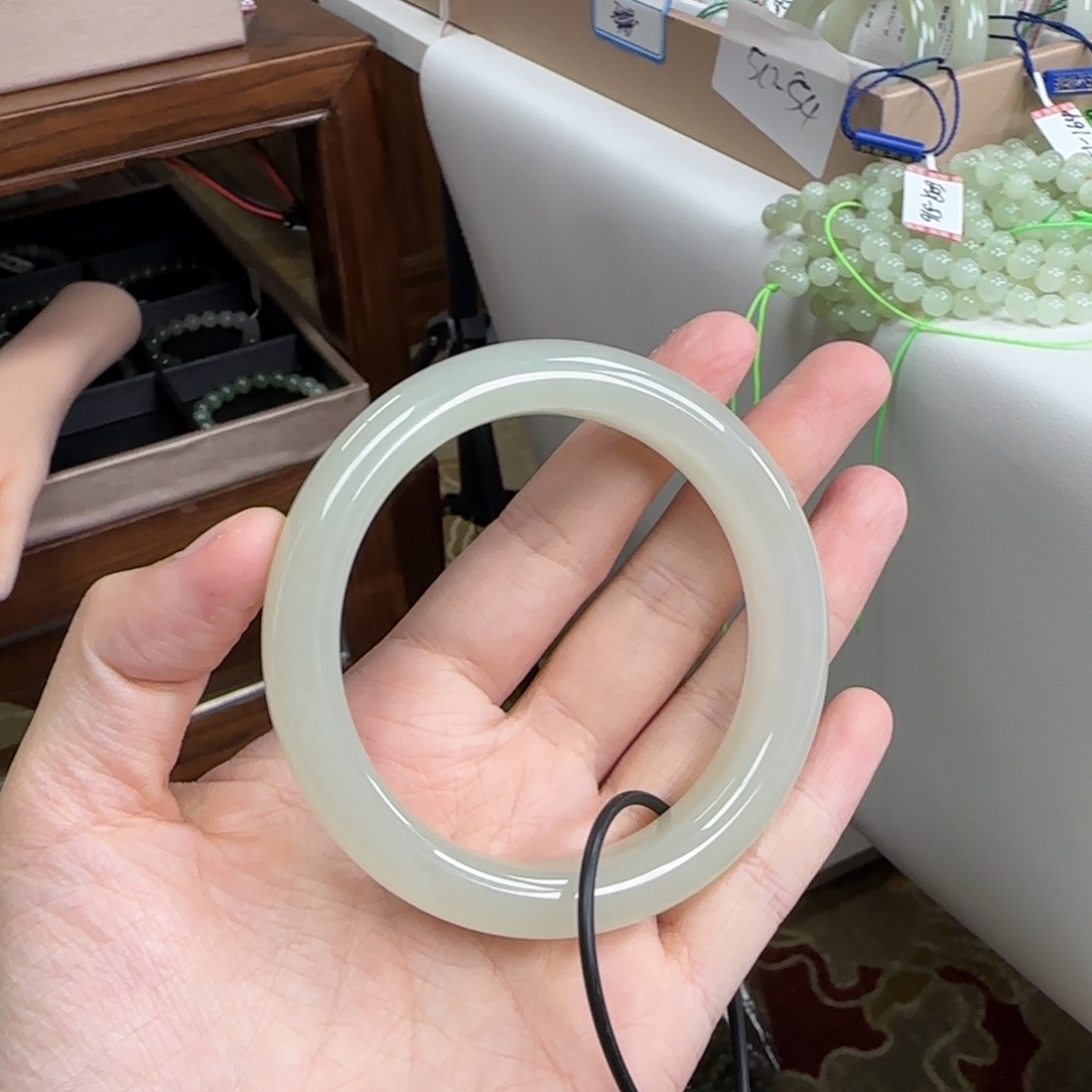 和田玉未镶嵌手镯58