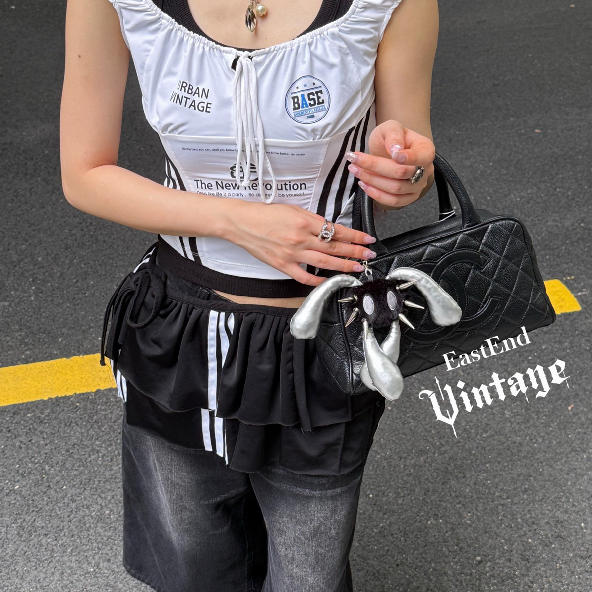 95新 Chanel/香奈儿 東区-香奈儿8开有卡Jennie保龄球手提/51126