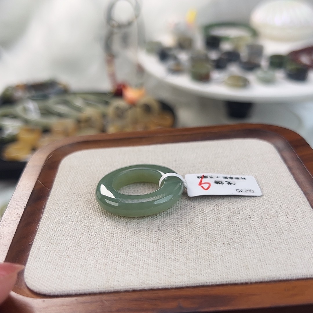 和田玉未镶嵌戒指w9俄蓝甜甜圈17.2不退换