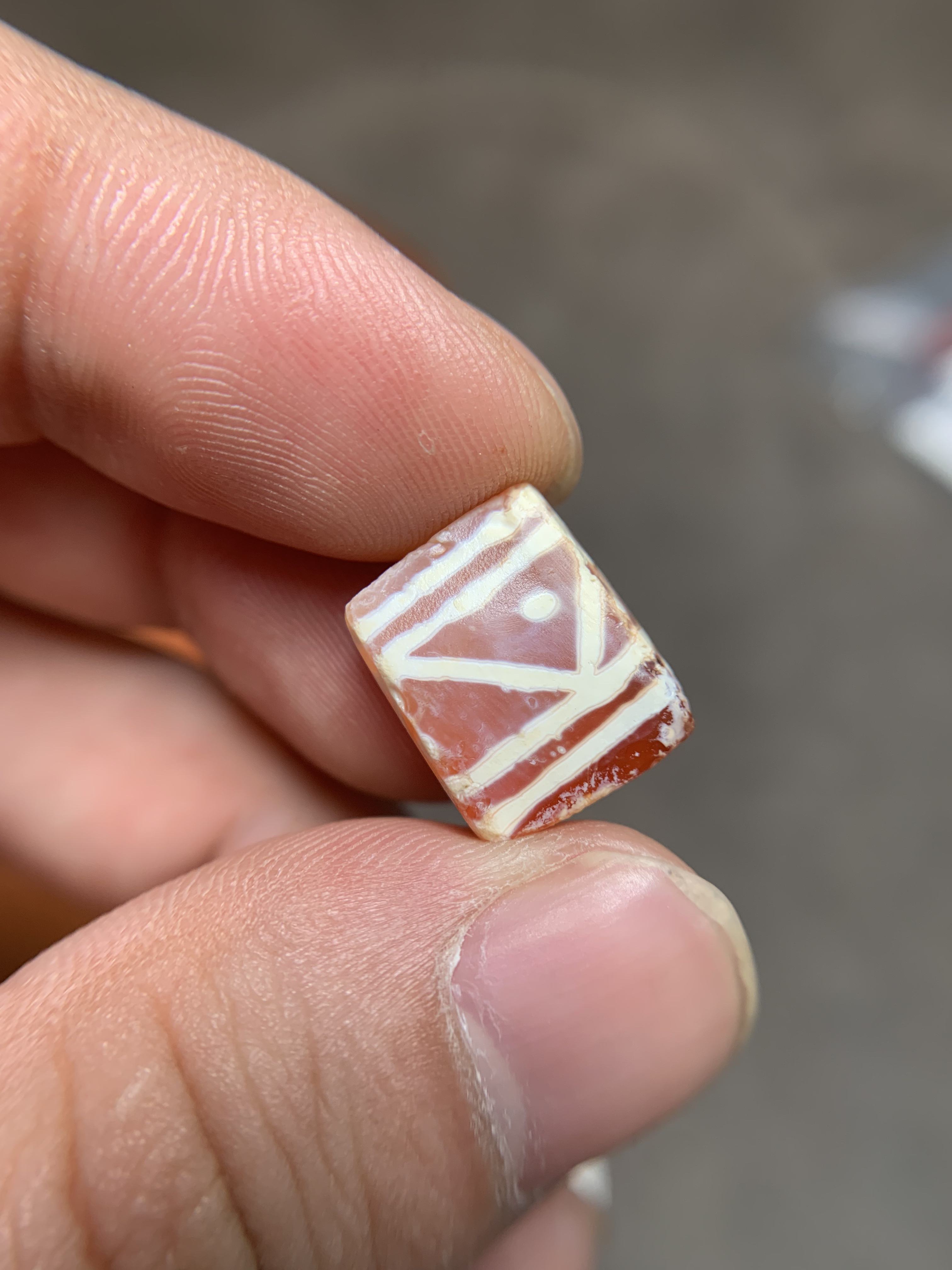 镶蚀红玉髓水纹星辰板珠