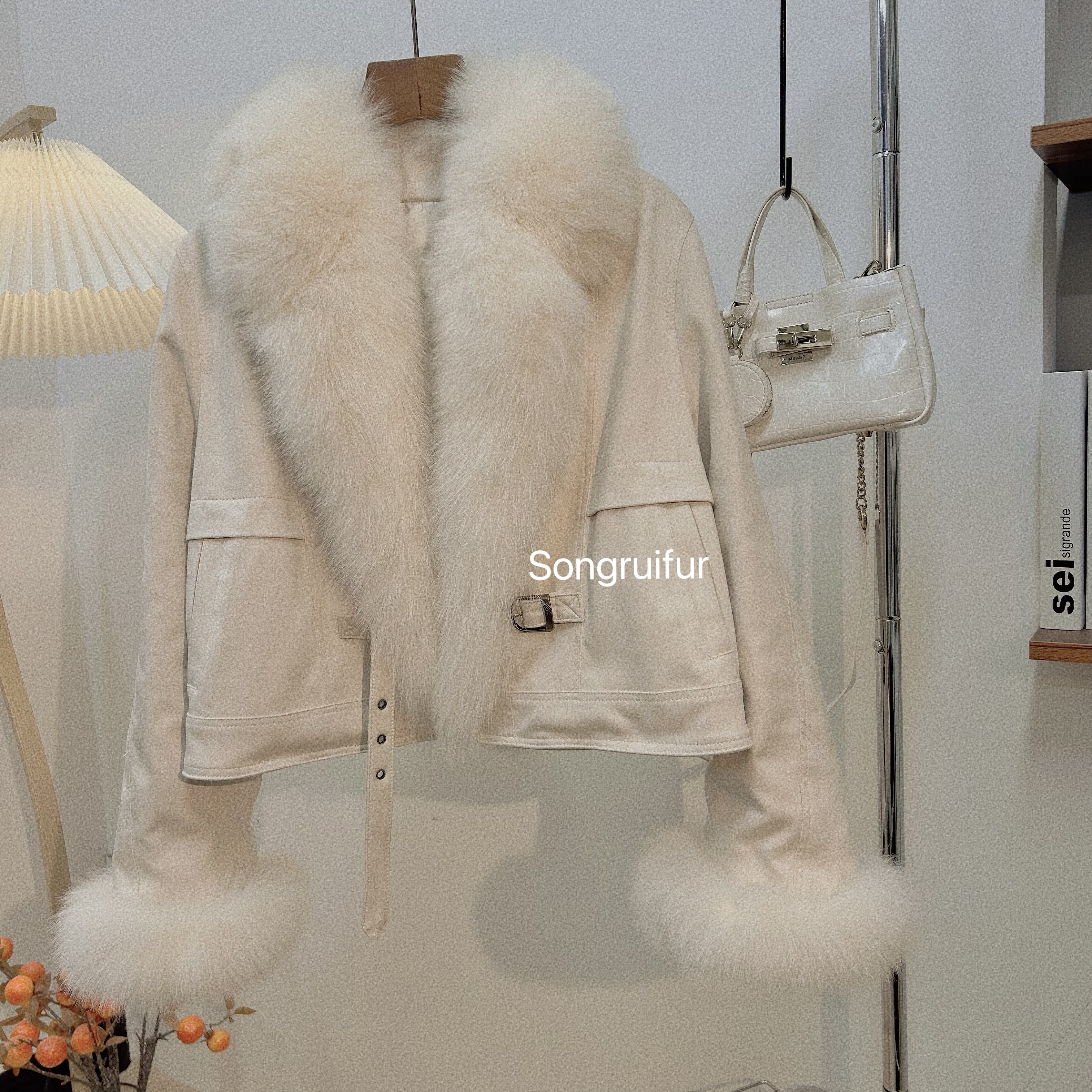 冬日暖阳-2025年新款整皮狐狸毛皮草外套真毛时尚短款派克服女