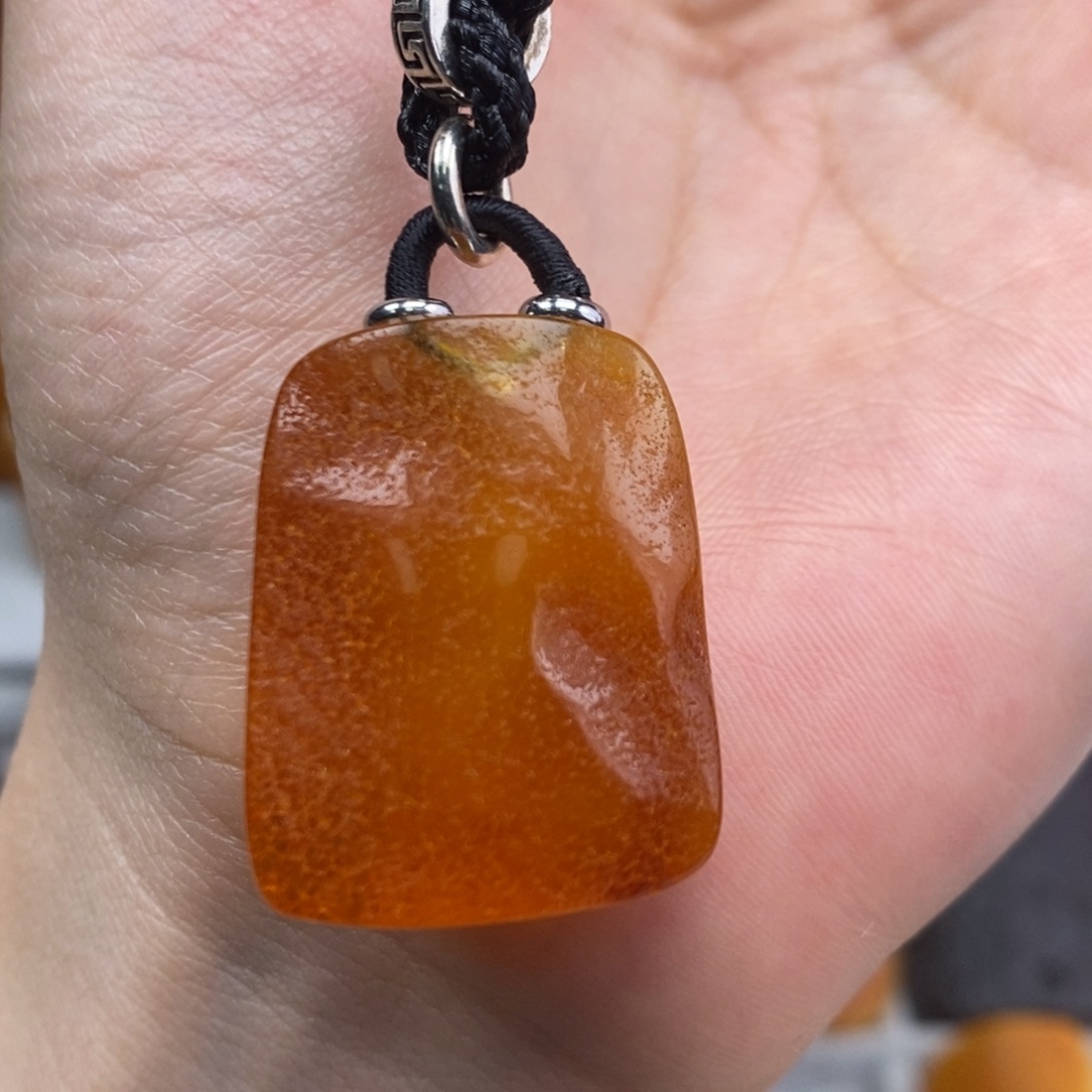 琥珀吊坠(赠链)未镶嵌
