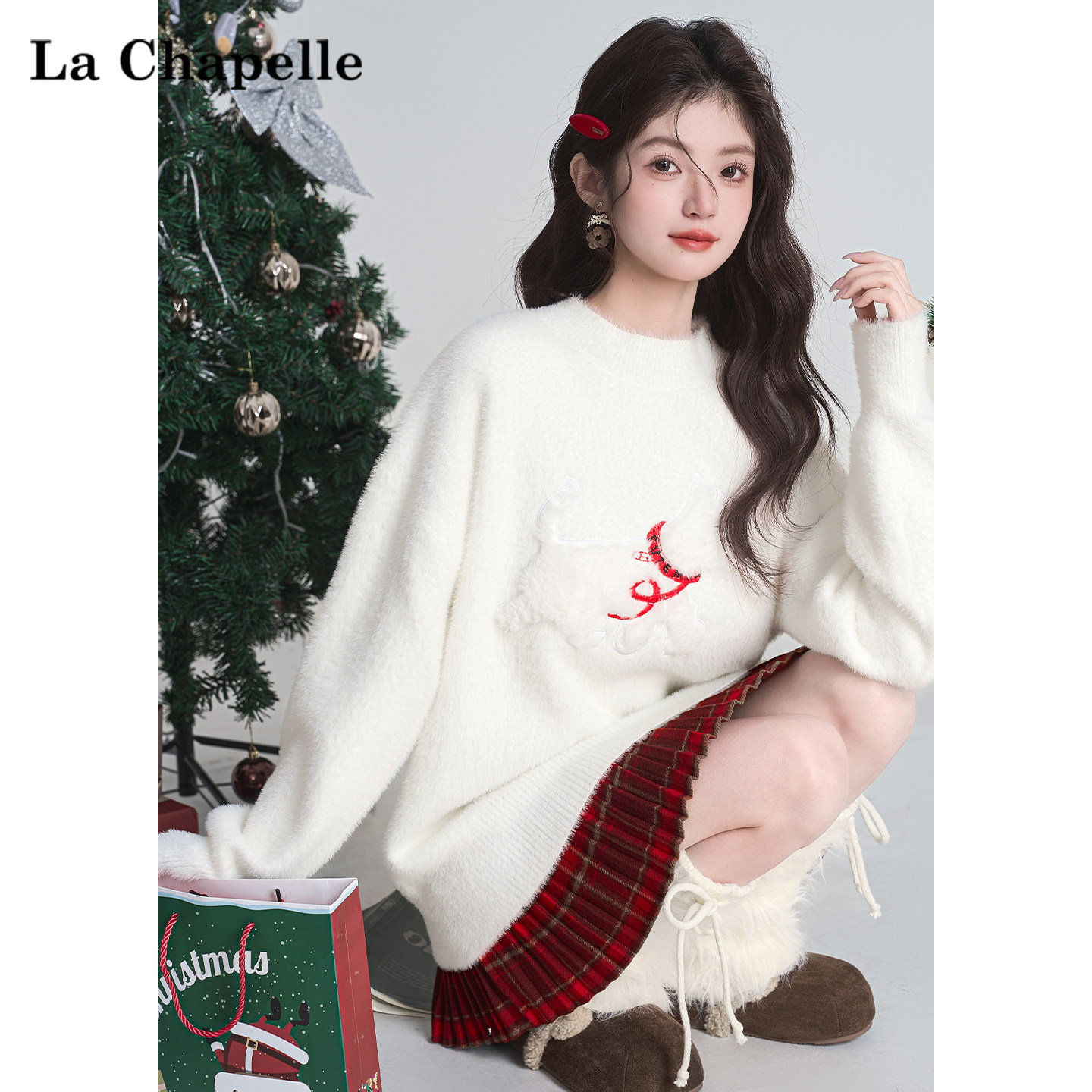 拉夏贝尔圆领白色套头毛衣女冬季2025新款宽松软糯内搭针织衫上衣