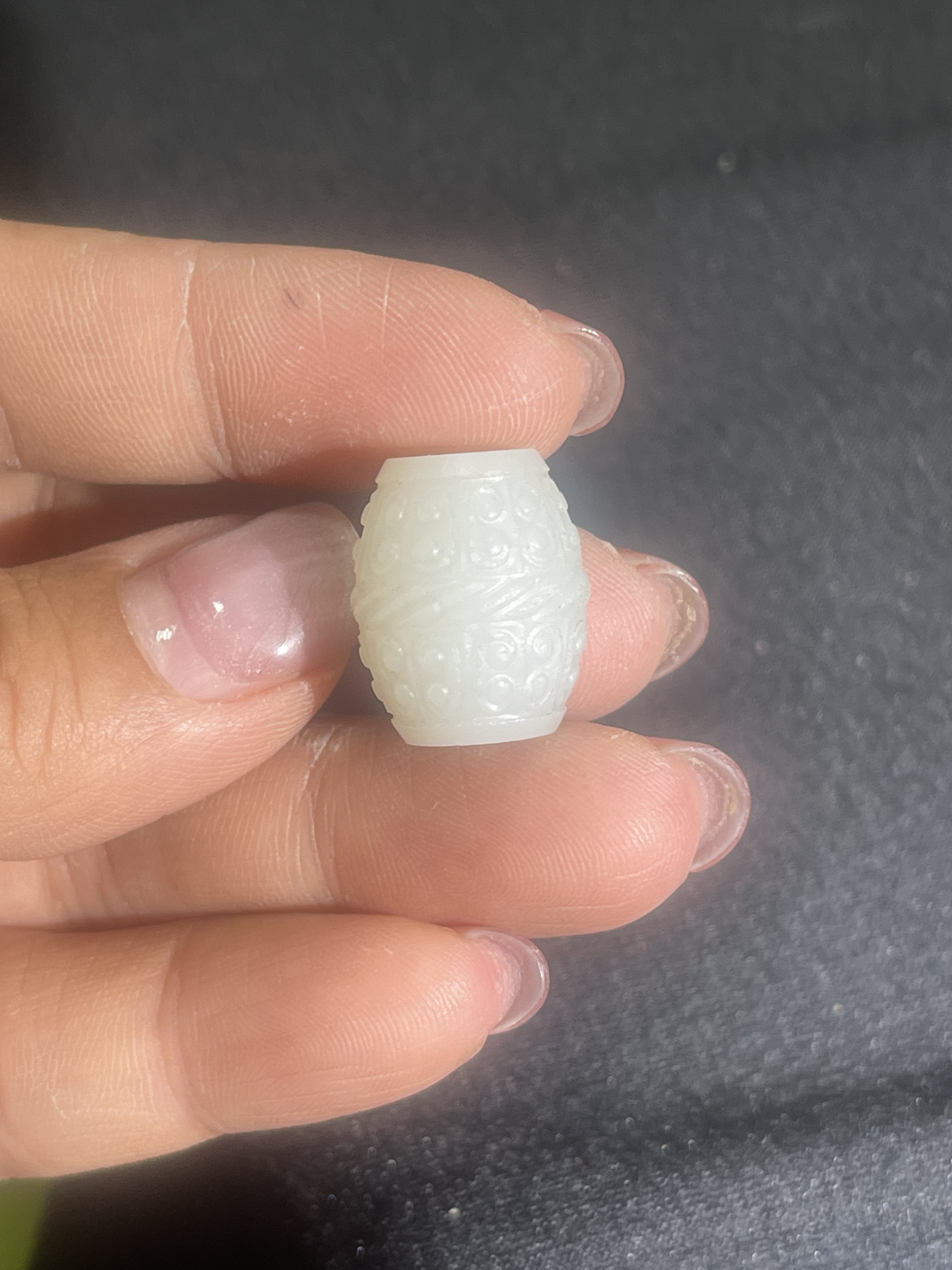 和田玉乐子。青白种