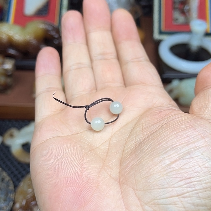 醉***雪和田玉散珠卡八珠子两颗