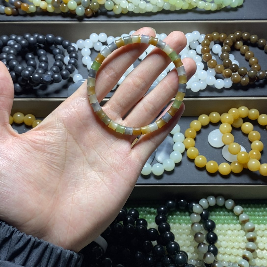 和田玉未镶嵌手链