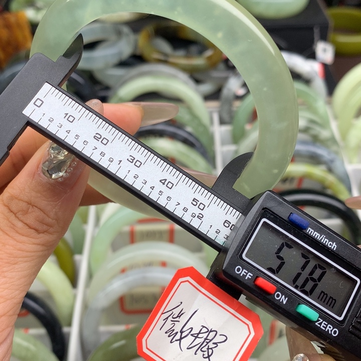 蛇纹石玉未镶嵌手镯1077