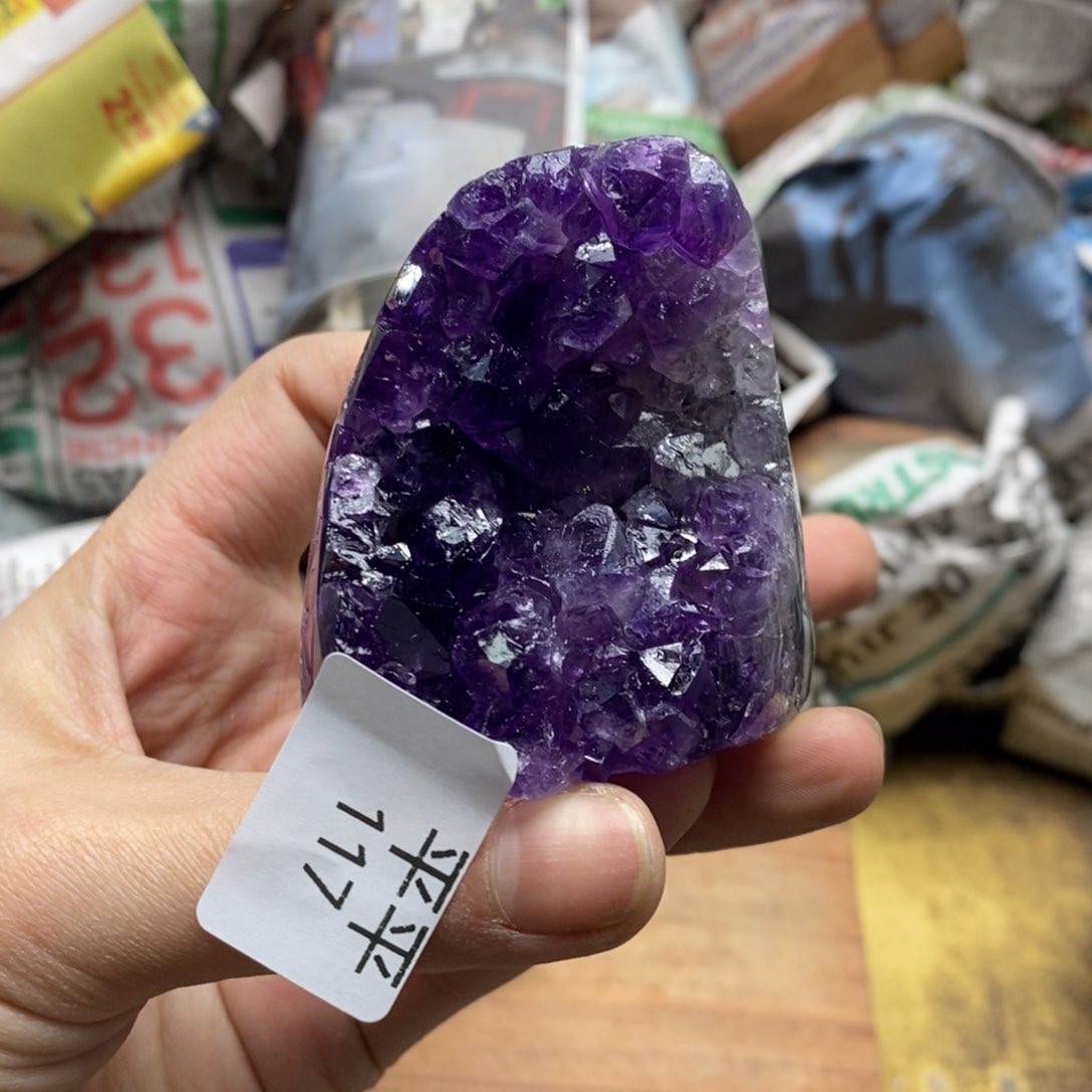 紫晶乌拉圭未镶嵌