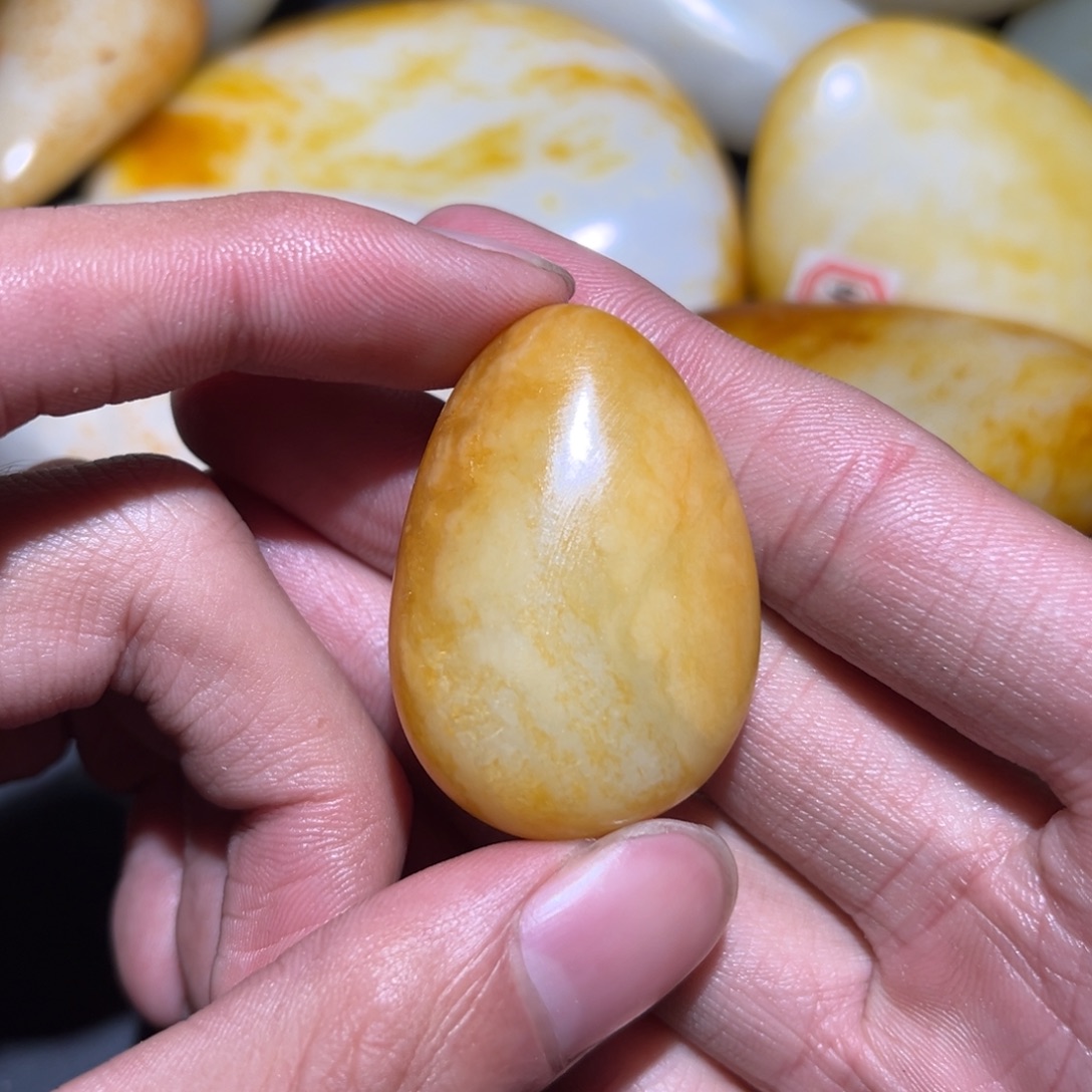 和田玉未镶嵌珠宝奇石