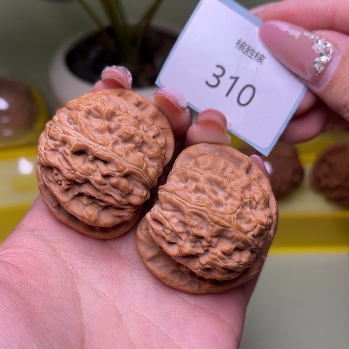 文玩核桃把件42尺闷白全品310