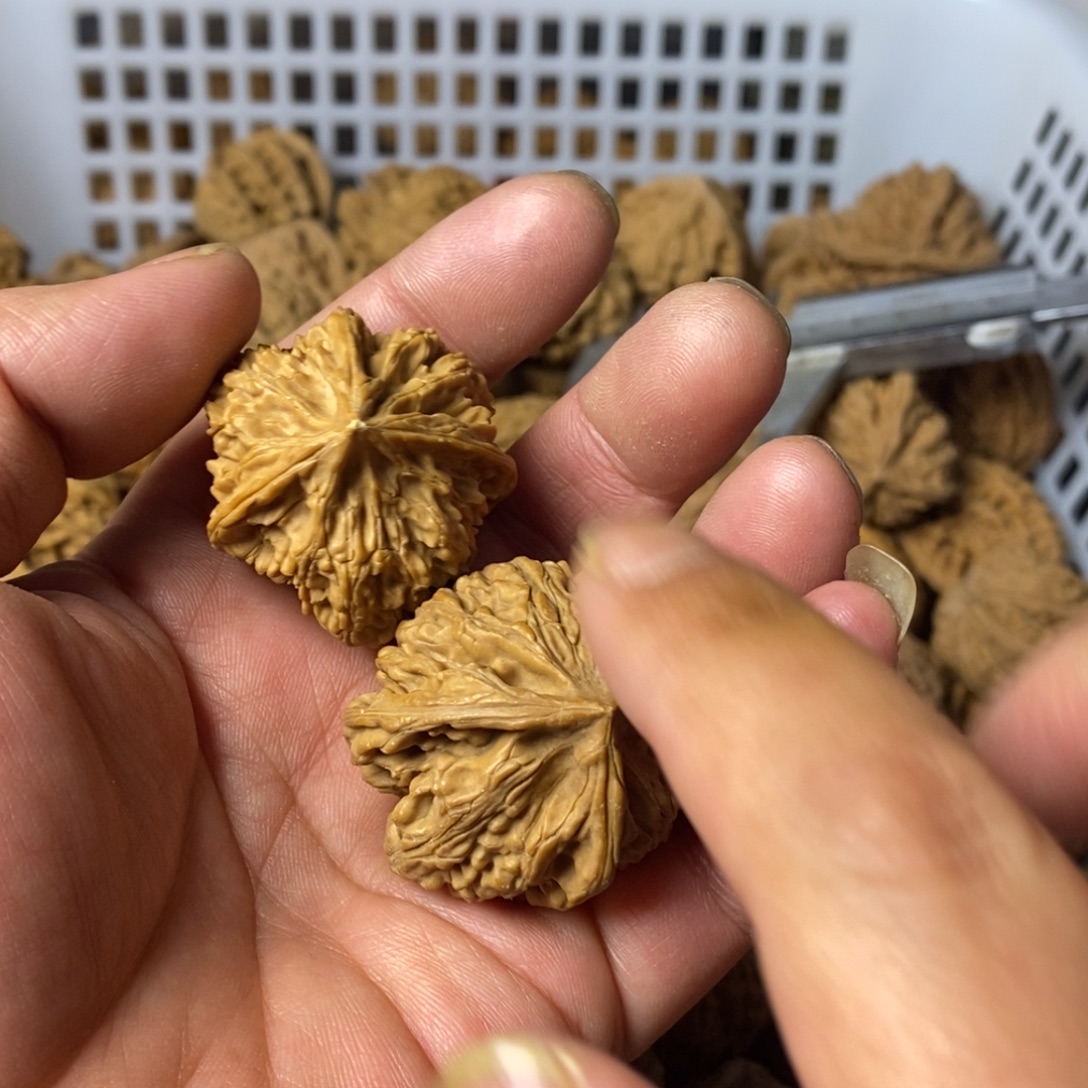 问***林文玩核桃吊坠文玩