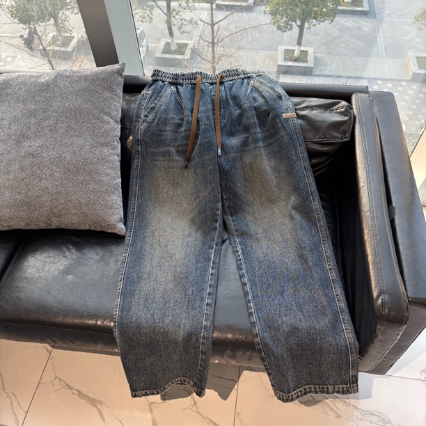 【折扣单品】秋小直筒做旧男牛仔长裤8196