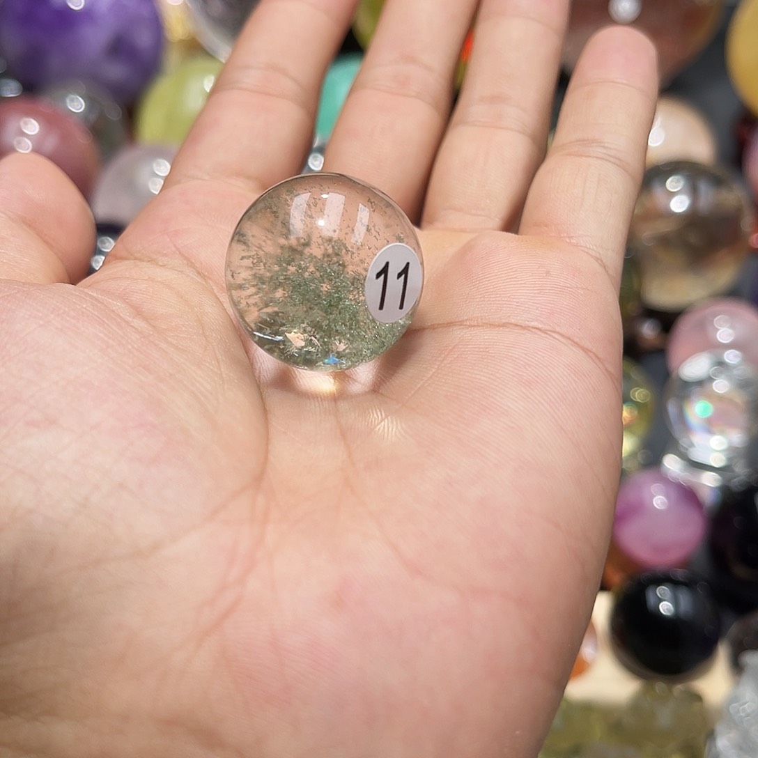 浔***锦水晶珠宝半成品未镶嵌微瑕2.62打ｖ孔不退不换