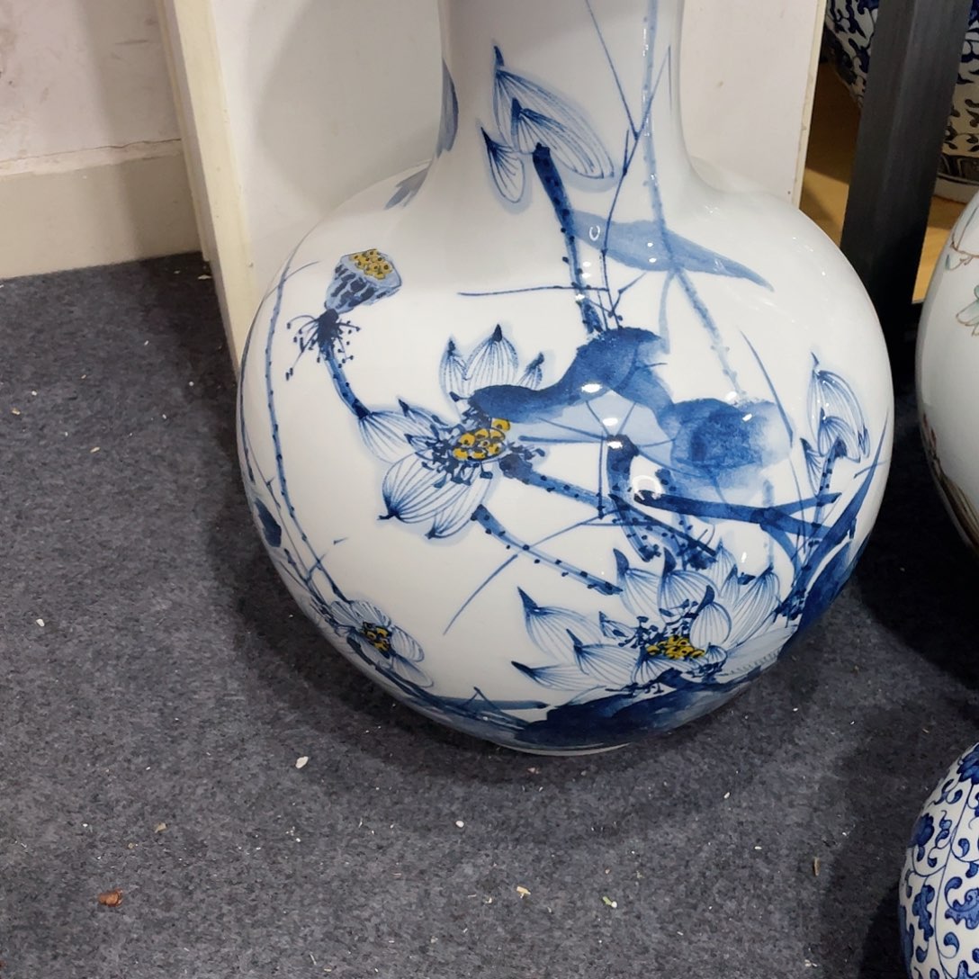 摆件保**致景德镇的陶瓷