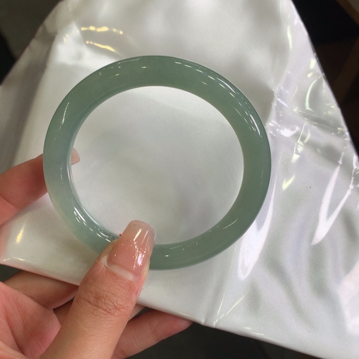 翡翠未镶嵌手镯57圈口