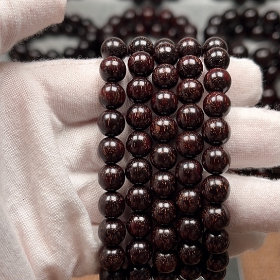 檀香紫檀（小叶紫檀）我**子