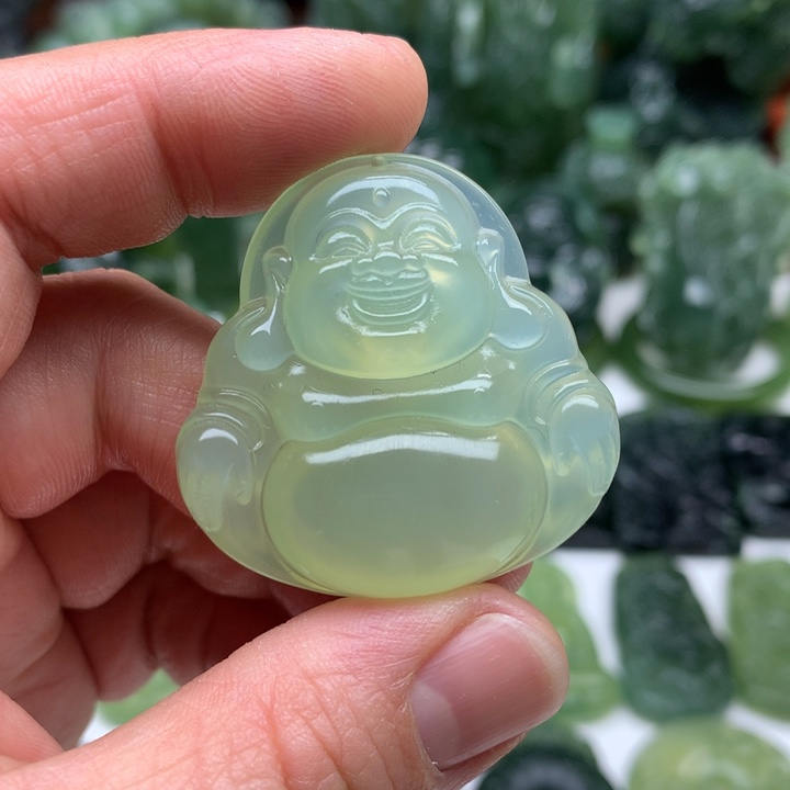 蛇纹石玉颈饰未镶嵌