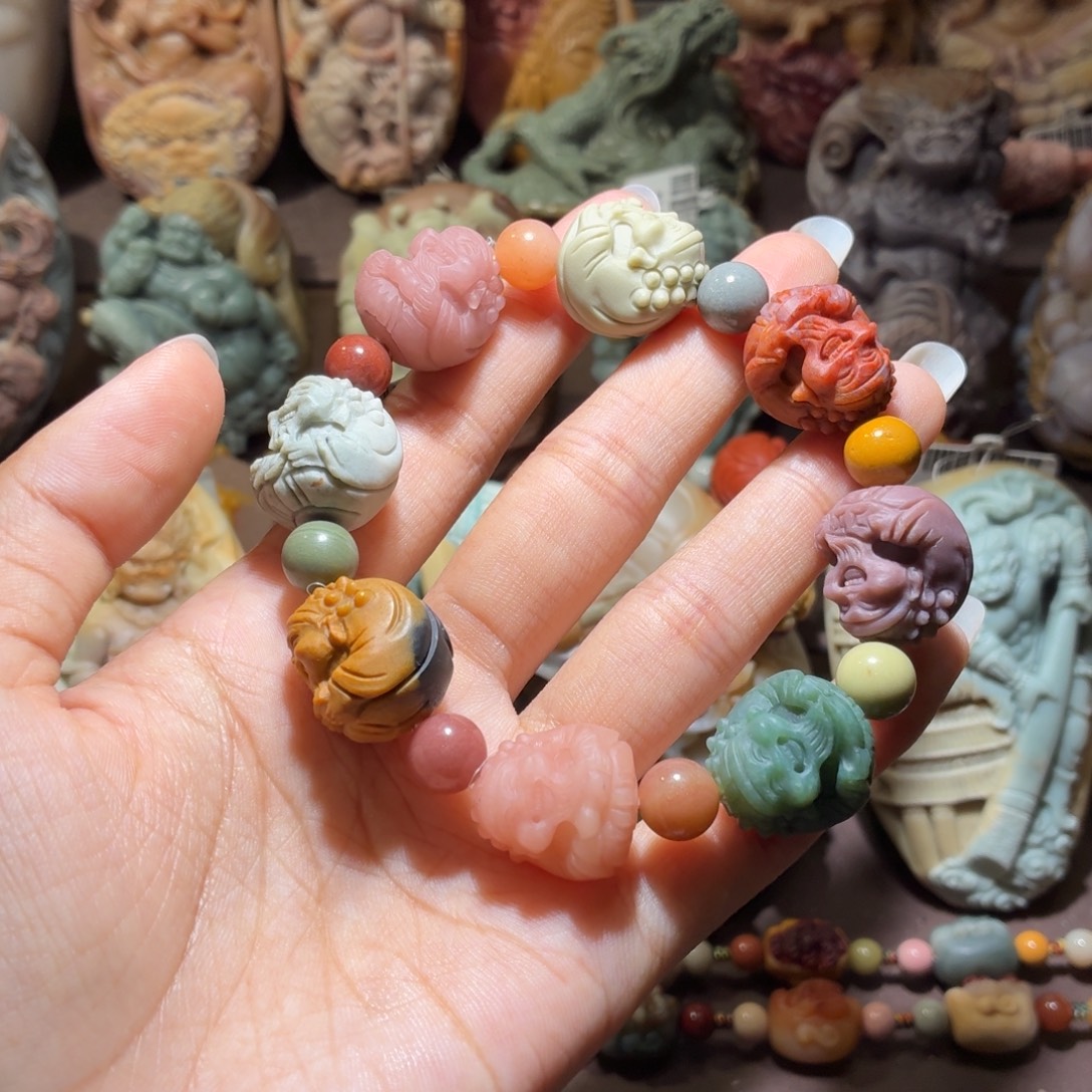 崔***？石英质玉未镶嵌手串