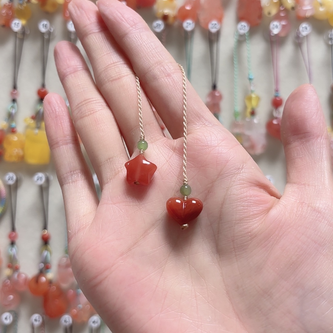 南红玛瑙未镶嵌吊坠(赠链)