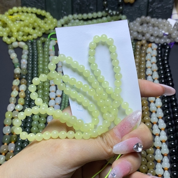 和田玉颈饰未镶嵌