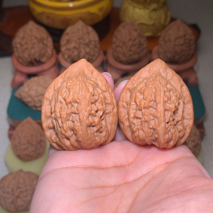 文玩核桃把件赤龙鸡心