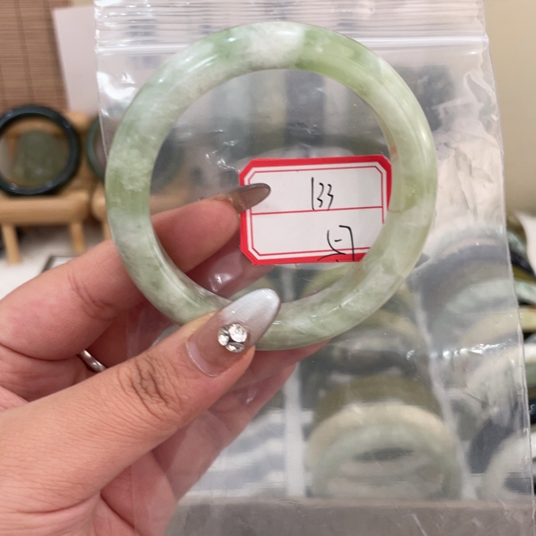 蛇纹石玉手镯未镶嵌