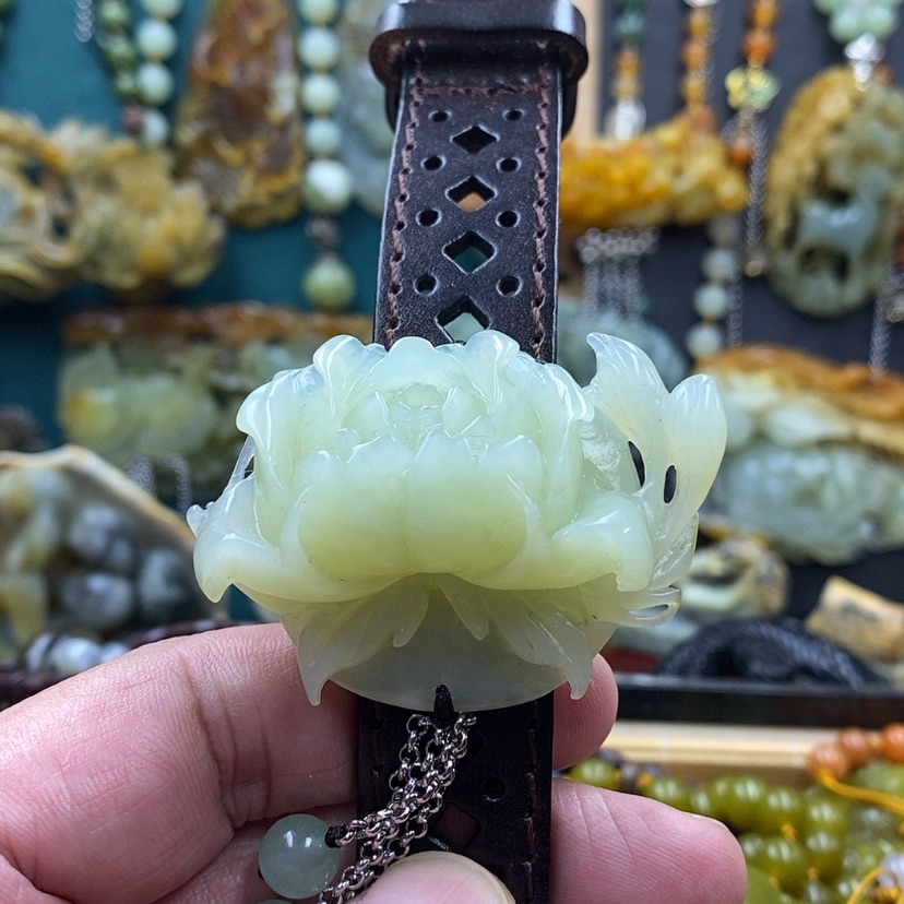 【闪购商品】蛇纹石玉手牌未镶嵌