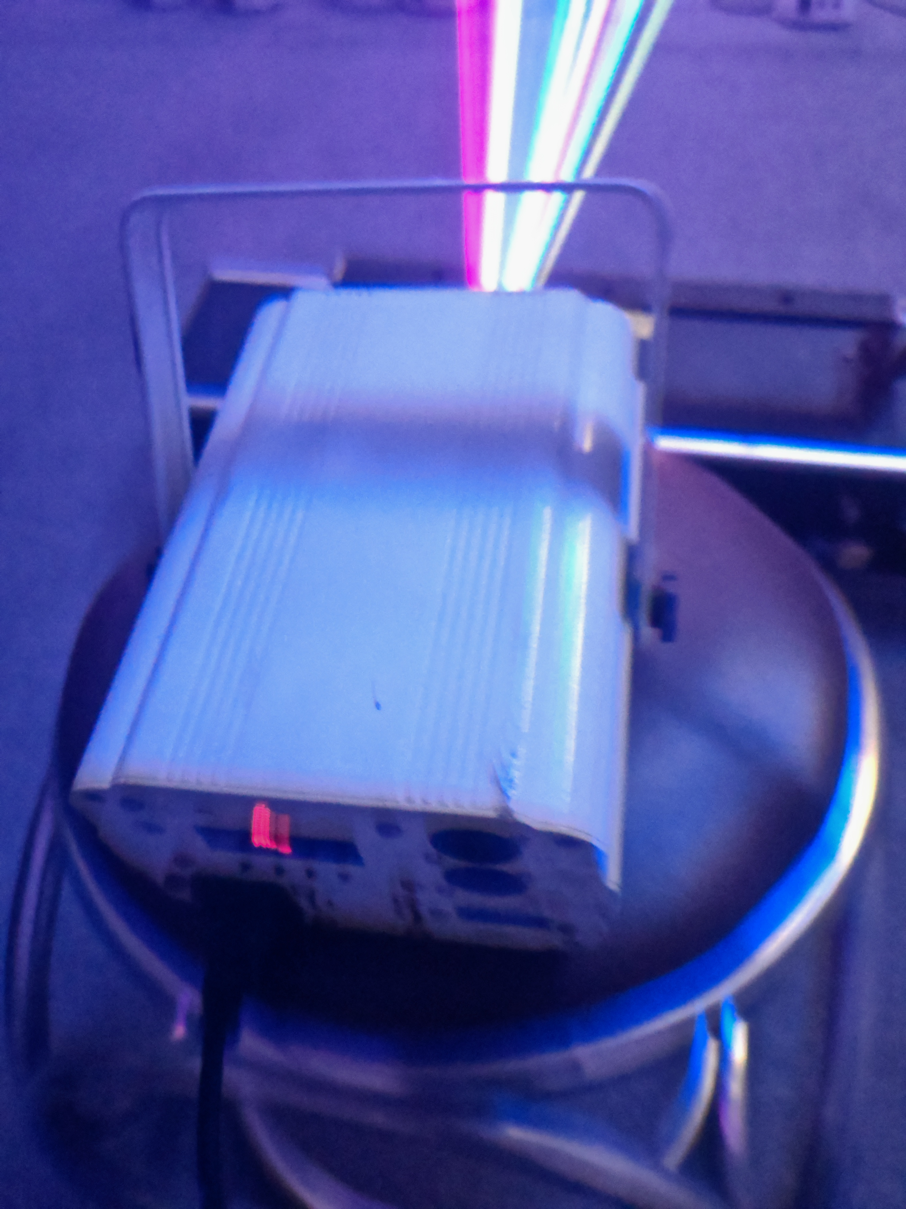 8新  F2900全彩激光灯一台