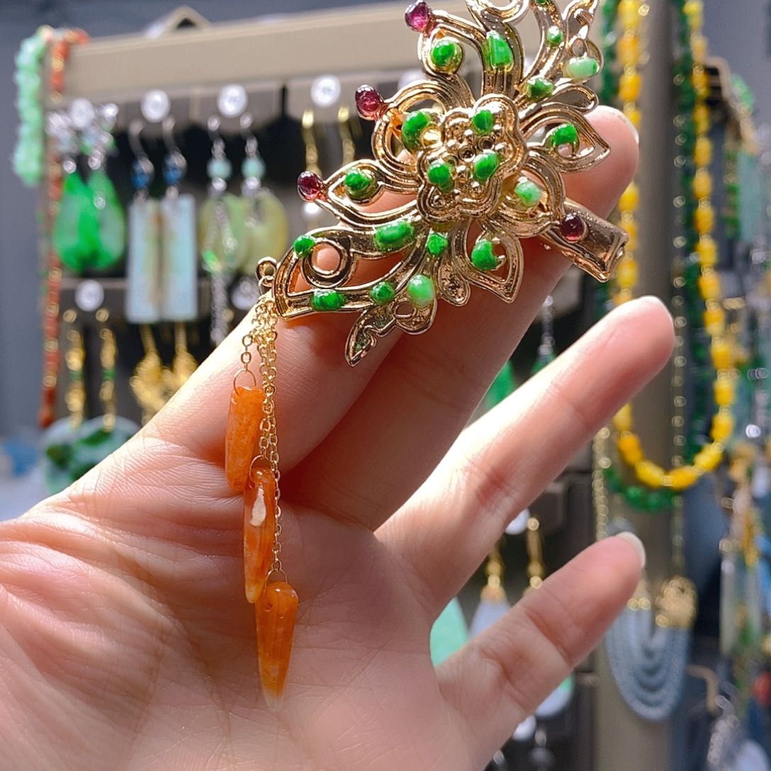 未镶嵌翡翠耳饰翡翠