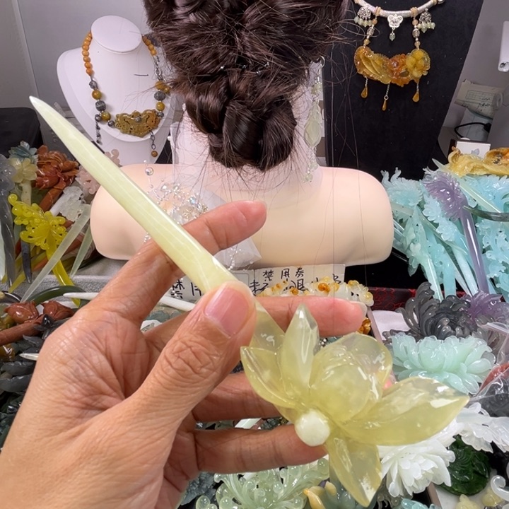 未镶嵌岫玉发饰瑕疵