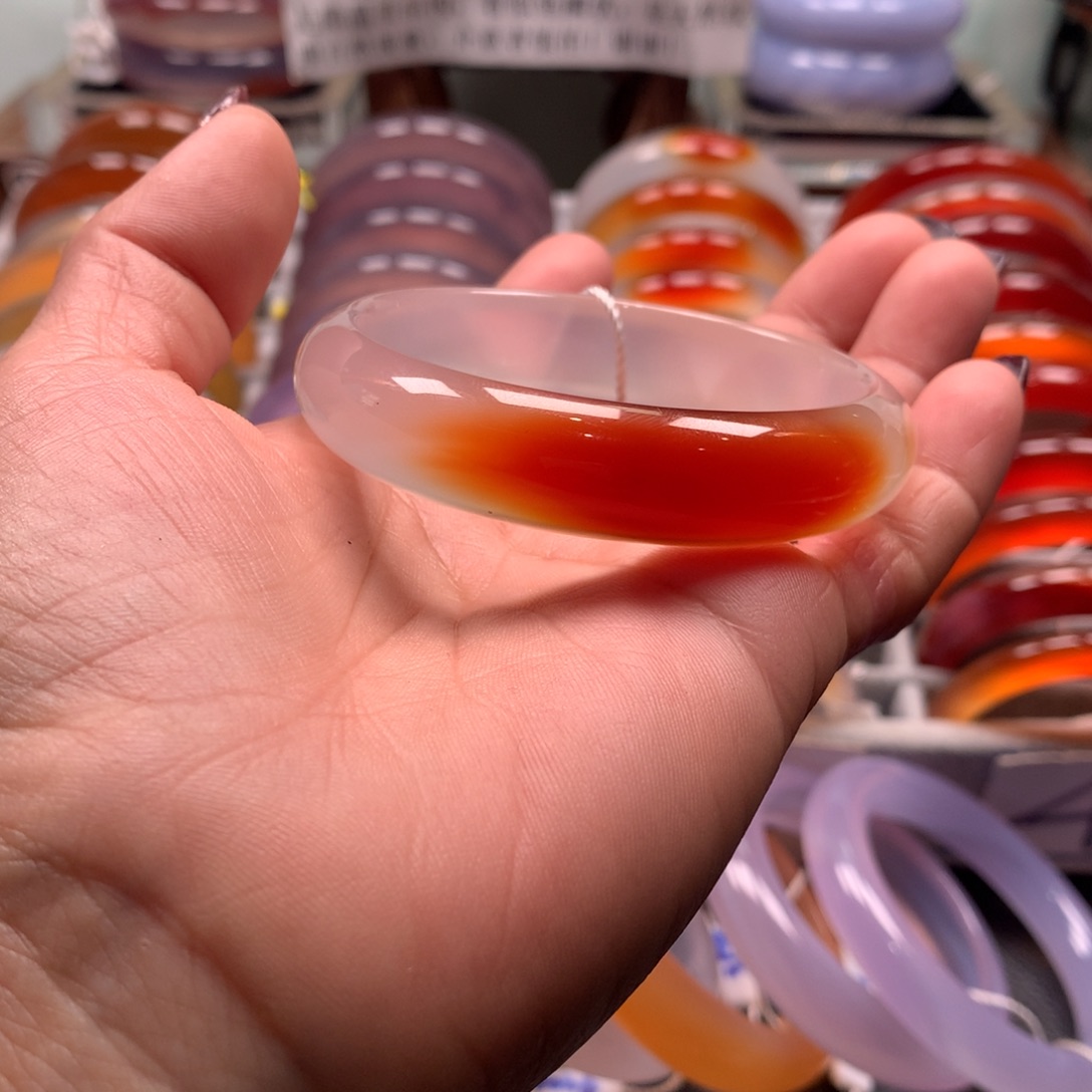 玛瑙/玉髓手镯未镶嵌