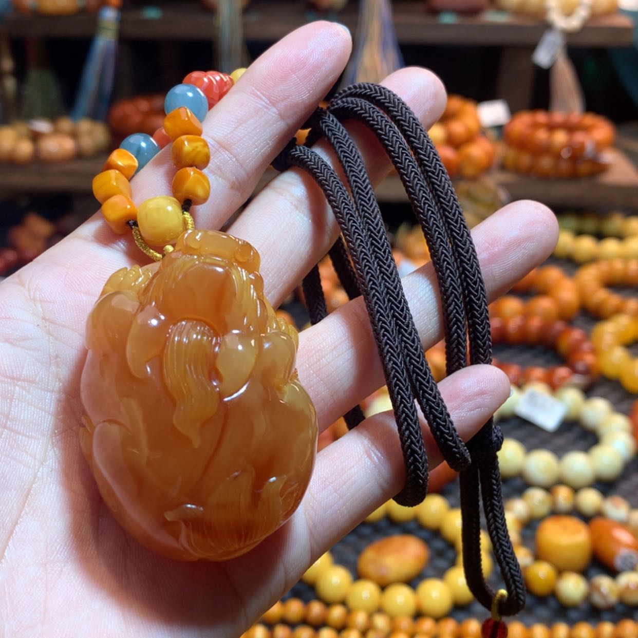 【闪购商品】琥珀吊坠(赠链)未镶嵌