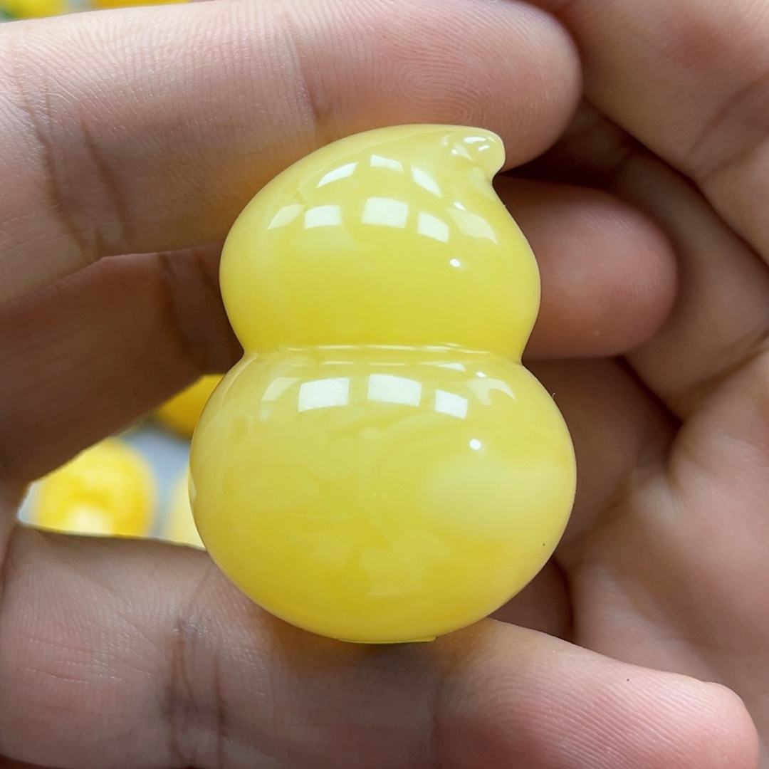 蜜蜡未镶嵌珠宝奇石