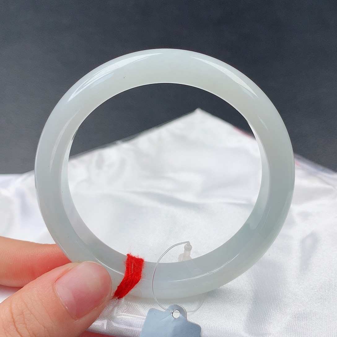 翡翠手镯未镶嵌0052正55