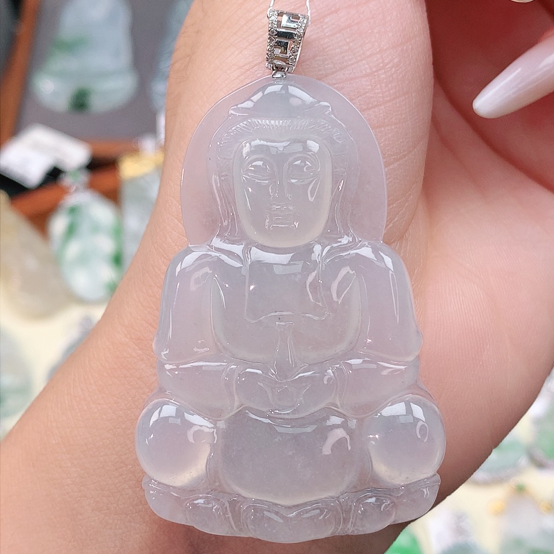 颈饰18K金镶嵌翡翠观音