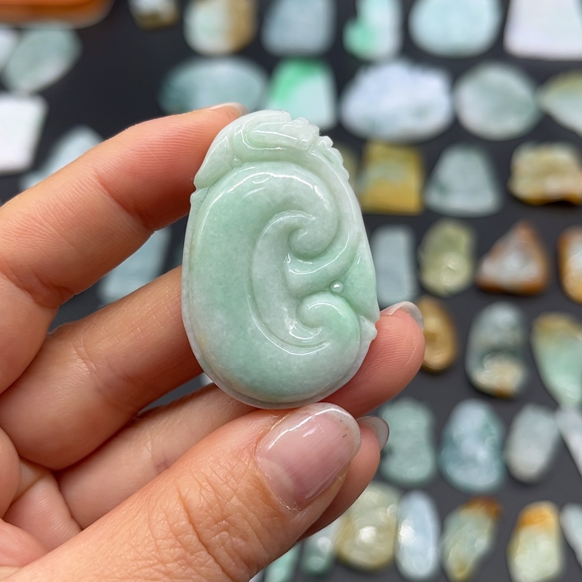 【闪购商品】翡翠颈饰未镶嵌如意