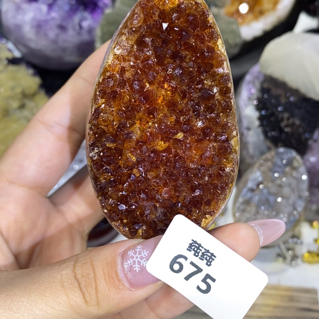 未镶嵌紫晶大型摆件（非配饰）黄水晶龙蛋背后有涂层