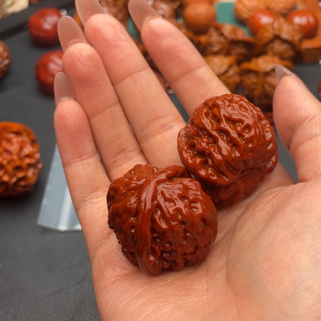 文玩核桃把件白狮子