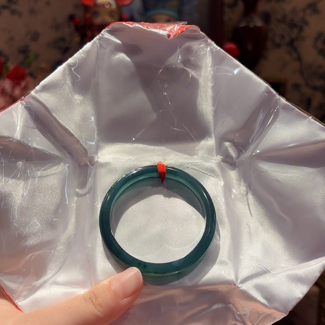 翡翠手镯未镶嵌51.7圈口